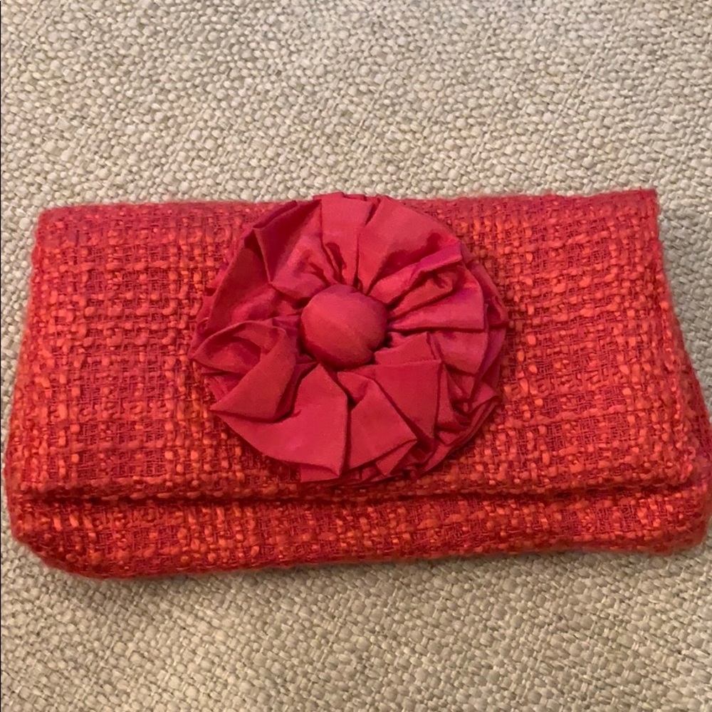 Red clutch